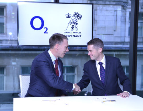 Defence Secretary and O2 sign the 2,000th AF Covenant